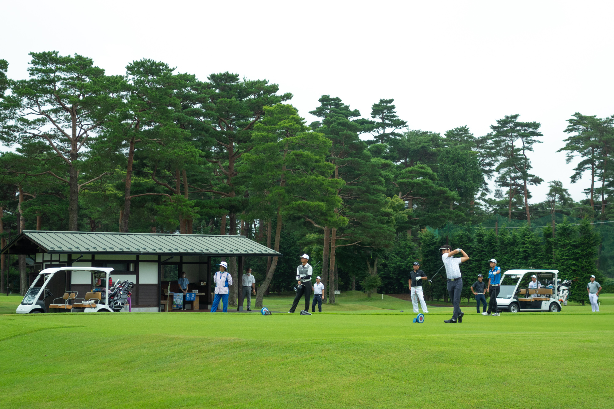 茨城ゴルフ倶楽部大会の様子。連日100名を超えるゴルファーが参加しました